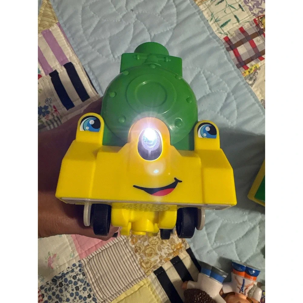 FP Little People Friendly Passengers Train Green Lights Sound Set CLEAN & WORKS